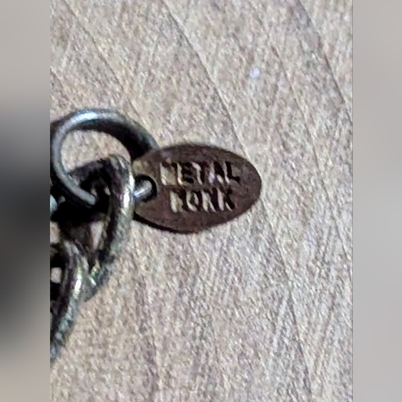 METAL MONK Colorful Garland Botanical Necklace - Picture 7 of 8